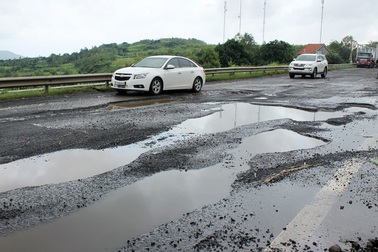 Vụ người đàn ông tử vong gần 3 “ổ gà”: Sẽ khởi kiện