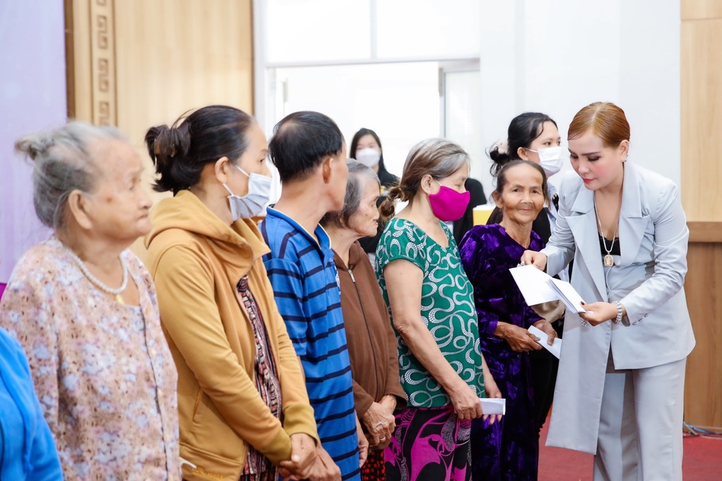 Hành trình trao yêu thương của Hoa hậu Doanh nhân Châu Á Việt Nam 2023 - 3 Hành trình trao yêu thương của Hoa hậu Doanh nhân Châu Á Việt Nam 2023 - 3