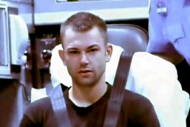 May mắn thoát chết sau khi bị ép trong xe chở rác