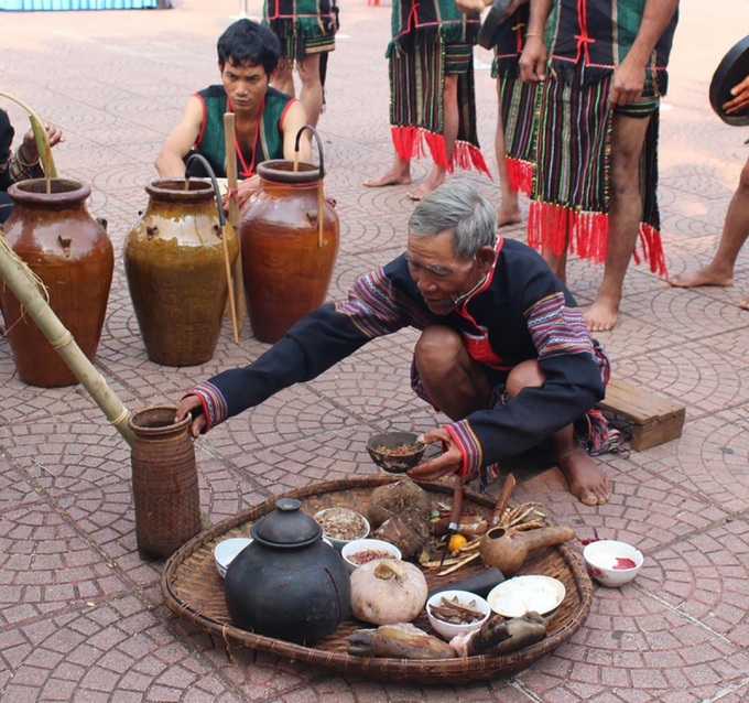 Ché có vai trò quan trọng trong các lễ cúng của người Ê đê