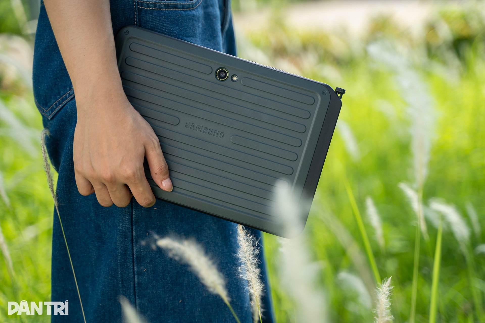 Đánh giá Galaxy Tab Active 5 Pro: Độ bền quân đội, hiệu năng ra sao? - 2 Đánh giá Galaxy Tab Active 5 Pro: Độ bền quân đội, hiệu năng ra sao? - 2