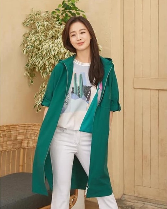 Cuộc lột xác ấn tượng của Kim Tae Hee trong “Hi Bye Mama” - 12 Cuộc lột xác ấn tượng của Kim Tae Hee trong “Hi Bye Mama” - 12