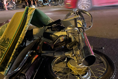 Xe máy "kẹp ba" gặp tai nạn, 3 thanh niên tử vong