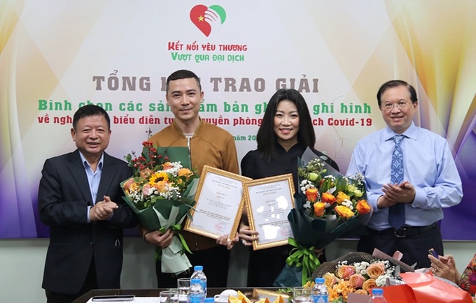 Trao giải Nhất cho các chương trình nghệ thuật và bản ghi hình ca múa nhạc tuyên truyền phòng, chống dịch COVID-19.