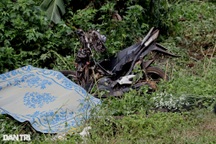 Cả gia đình 3 người tử vong sau va chạm với xe bán tải