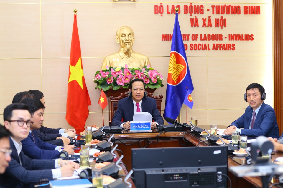IMG_6172.JPG dung 2.JPG