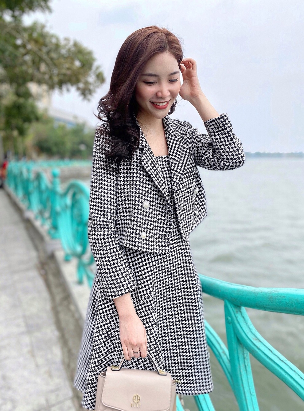 Nữ sinh tốt nghiệp xuất sắc Kinh tế quốc dân: Hoàn thiện bản thân từ áp lực - 2 Nữ sinh tốt nghiệp xuất sắc Kinh tế quốc dân: Hoàn thiện bản thân từ áp lực - 2