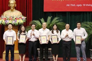 Phóng viên Dân trí đoạt nhiều giải báo chí tại Hà Tĩnh