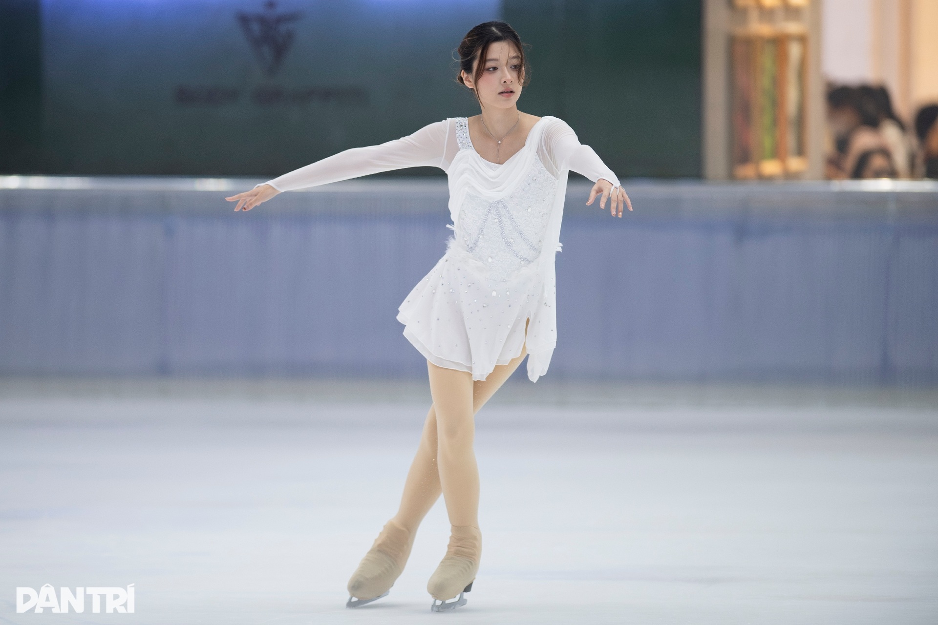 全国ユースフィギュアスケート選手権で美女たちがその美しさを披露 - 2 Những bóng hồng khoe sắc tại Giải vô địch trẻ trượt băng Quốc gia - 2