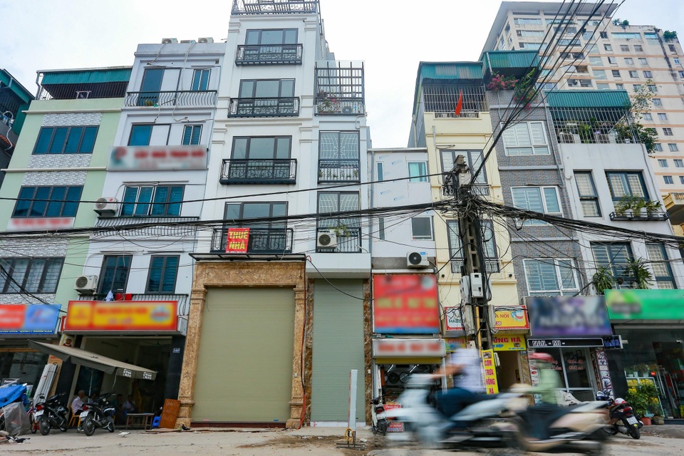 Cuộc sống đối nghịch trong căn nhà “siêu nhỏ” 7,5 m2 giá 3 tỷ đồng ở Hà Nội - 10 Cuộc sống đối nghịch trong căn nhà “siêu nhỏ” 7,5 m2 giá 3 tỷ đồng ở Hà Nội - 10
