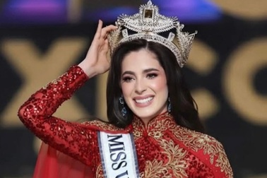 Bê bối bủa vây Hoa hậu Hoàn vũ: Hoa hậu bị tố mua giải, á hậu trả danh hiệu