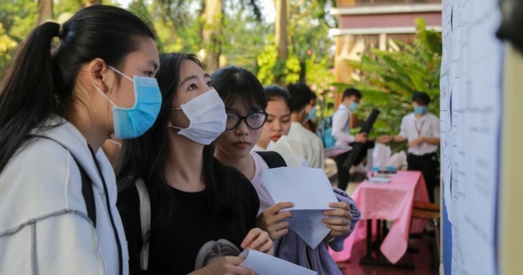 Cuộc đua chuyển cấp: Học sinh đi ngủ lúc 11h đêm, 4h sáng dậy học tiếp - 2 Cuộc đua chuyển cấp: Học sinh đi ngủ lúc 11h đêm, 4h sáng dậy học tiếp - 2