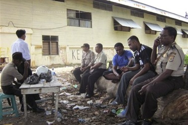 Indonesia: Giẫm đạp kinh hoàng sau trận đấm bốc, 17 người chết