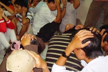 60 trinh sát phá ổ cờ bạc gian lận  