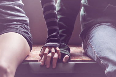 Đàn ông chỉ quan tâm một người  khi “tâm” anh ấy vẫn đặt ở đó