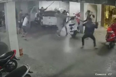 Quân "xa lộ” bị hàng chục đối tượng chém tử vong