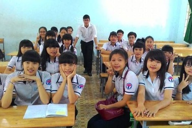 Thầy giáo 9X “chế” bài hát gọi tên toàn bộ học sinh trong lớp