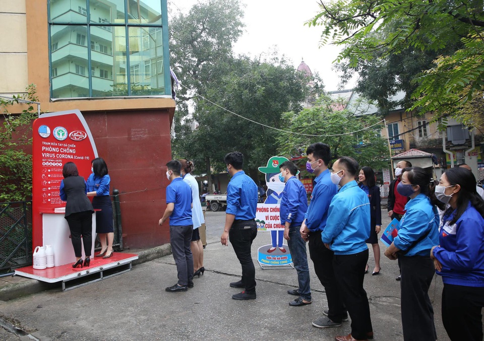 Thanh niên Hà Nội tích cực hỗ trợ khu cách ly, lắp 100 bồn rửa tay miễn phí - 8 Thanh niên Hà Nội tích cực hỗ trợ khu cách ly, lắp 100 bồn rửa tay miễn phí - 8