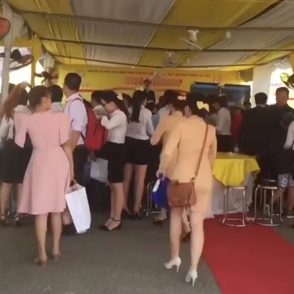 Vén màn thuê xe chở khách đi xem đất: Cú lừa siêu hạng của sàn bất động sản - 2 Vén màn thuê xe chở khách đi xem đất: Cú lừa siêu hạng của sàn bất động sản - 2