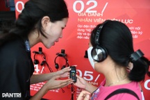 Trải nghiệm 6 cuộc gọi lừa đảo tại bờ hồ Hoàn Kiếm