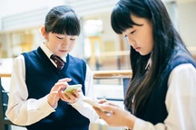 "Cơn nghiện" Internet và lối thoát nào cho giới trẻ hiện nay?