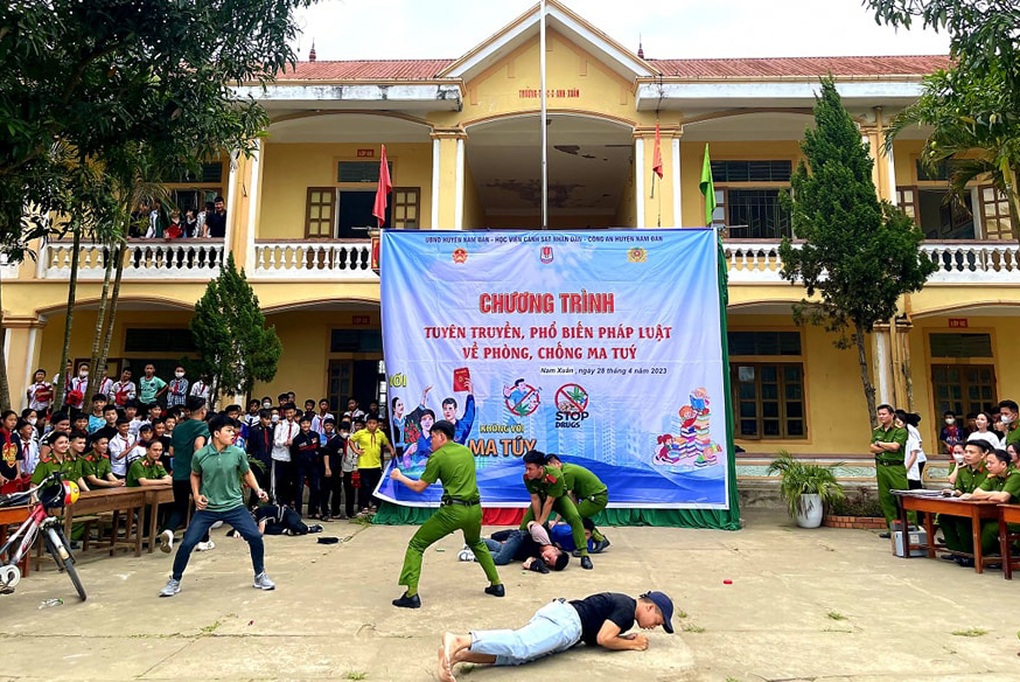 Hơn 1.100 học viên cảnh sát đội nắng 3 cùng trên quê hương Bác Hồ - 3 Hơn 1.100 học viên cảnh sát đội nắng 3 cùng trên quê hương Bác Hồ - 3
