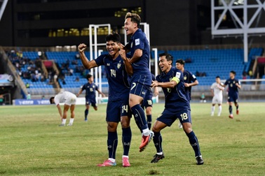 Supachok tỏa sáng, đội tuyển Thái Lan thắng 6-1 ở vòng loại Asian Cup