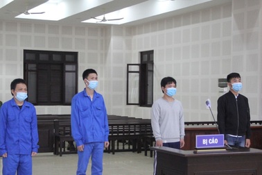 Hỗn chiến tại quán nhậu vì không mượn được sạc điện thoại