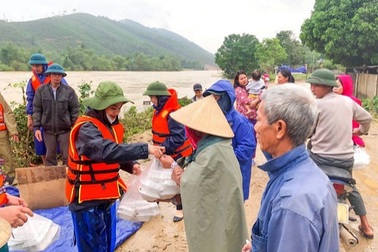 Yêu thương cũng phải theo "khuôn khổ"
