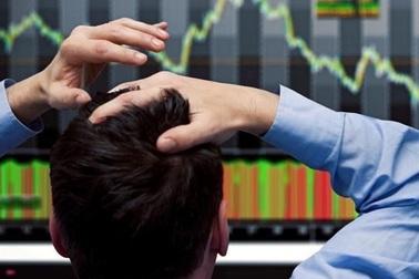 VN-Index giảm sốc gần 10 điểm, NĐT "kền kền" bung tiền săn cổ phiếu