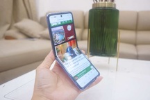 Đánh giá smartphone màn hình gập Galaxy Z Flip - Độc và đắt