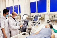 Nhiều người lớn nhập viện vì "bệnh con trẻ", một ca tử vong