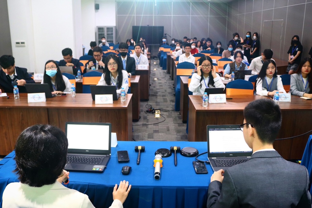 Học sinh hào hứng tham gia lớp học đảo ngược - 1 Học sinh hào hứng tham gia lớp học đảo ngược - 1