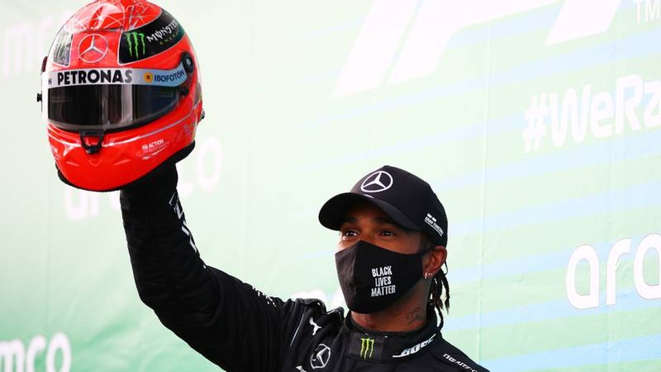 Viên ngọc đen Lewis Hamilton san bằng kỷ lục của huyền thoại Schumacher - 10 Viên ngọc đen Lewis Hamilton san bằng kỷ lục của huyền thoại Schumacher - 10