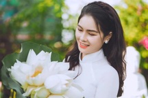 Thạc sĩ "bỏ phố về làng" khởi nghiệp, ước mơ đưa hoa sen vươn ra thế giới