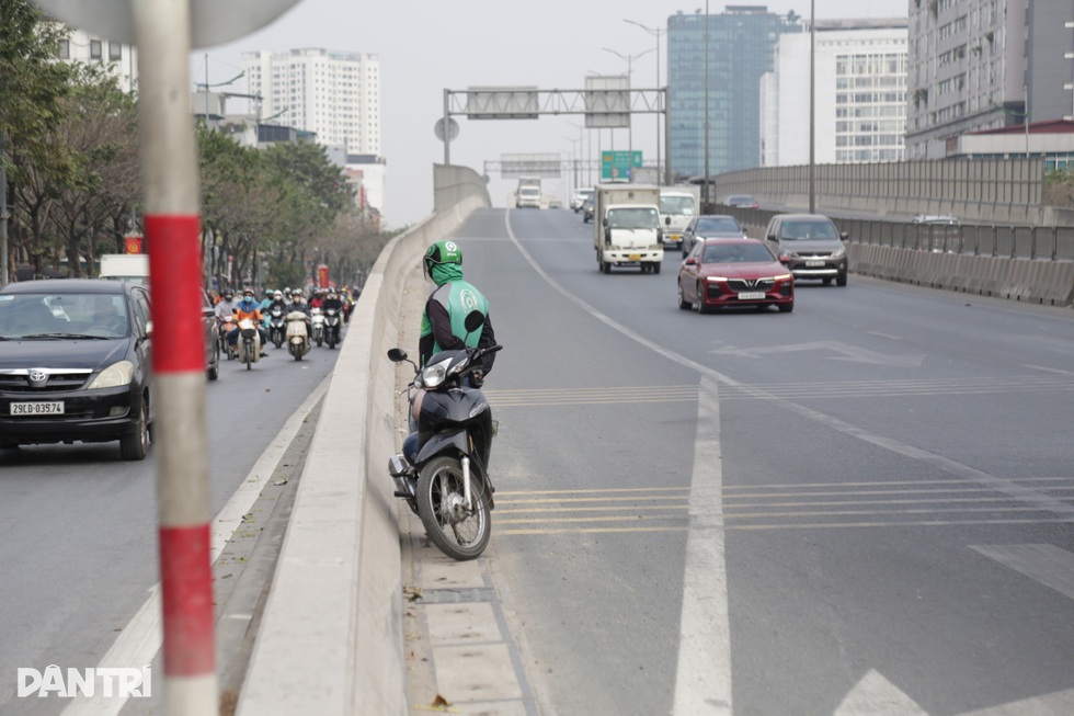 Nửa tháng tăng nặng mức phạt, lác đác xe máy đi lên Vành đai 2, Vành đai 3 - 6