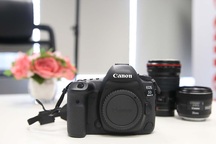 Cận cảnh Canon 5D Mark IV đầu tiên tại Việt Nam, nâng cấp đáng kể