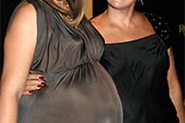 Siêu mẫu thành người... “quá khổ”