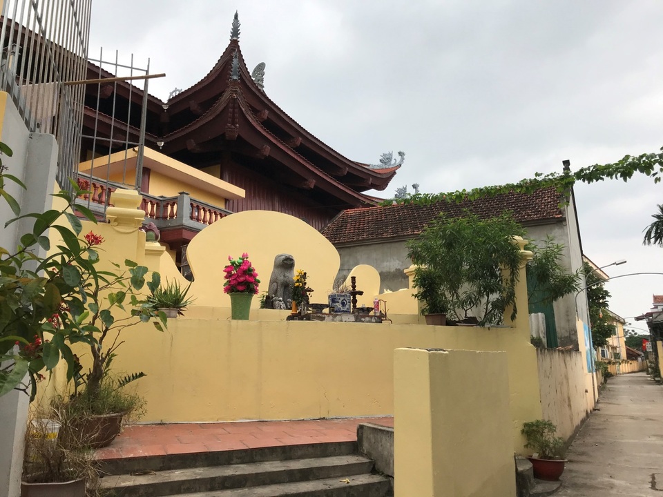 Bí ẩn đằng sau tục thờ chó đá 400 tuổi tại ngôi làng ở Hà Nội - 1