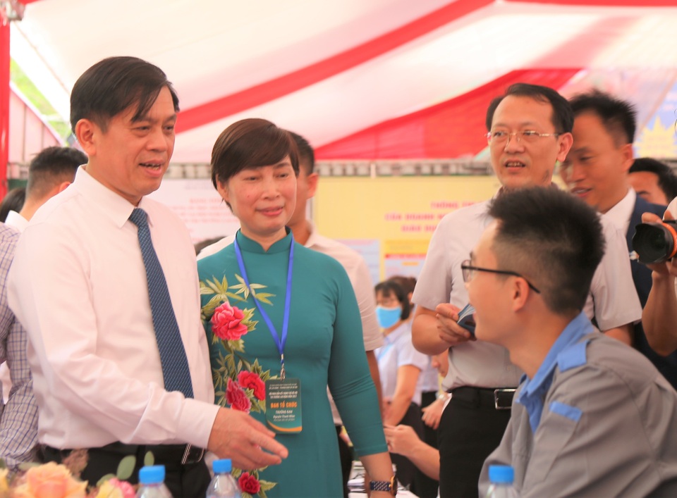 Hà Nội: 250 vị trí việc làm có mức lương trên 30 triệu đồng/tháng - 3 Hà Nội: 250 vị trí việc làm có mức lương trên 30 triệu đồng/tháng - 3