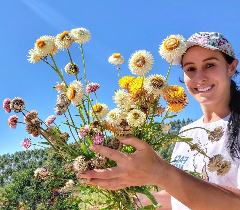 Bán ô tô, nghỉ việc, cô gái tốt nghiệp ngành báo chí sống như nông dân - 1