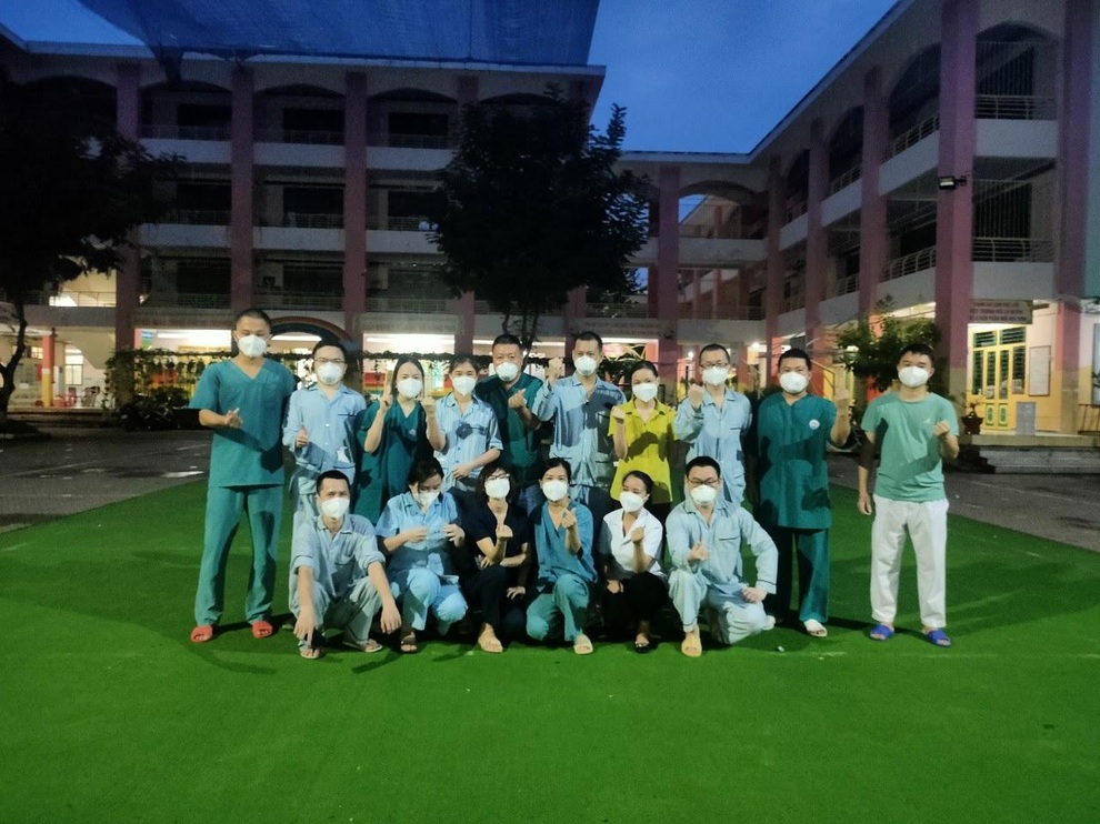 Chuyến bay miễn phí đưa đoàn bác sĩ từ TPHCM về Hà Nội - 8 Chuyến bay miễn phí đưa đoàn bác sĩ từ TPHCM về Hà Nội - 8