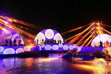 Tôn vinh văn hóa dân tộc qua Lễ hội Du lịch thác Bản Giốc