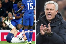 Son Heung Min nhận thẻ đỏ, Mourinho trút giận lên ngôi sao Chelsea