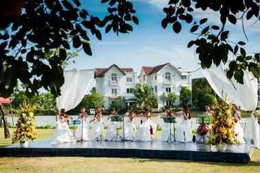 Tặng gói dich vụ xe sang trị giá 200 triệu đồng cho khách mua Vinhomes Riverside