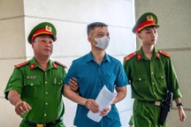 Cựu Phó Chủ nhiệm Văn phòng Quốc hội Phạm Thái Hà cùng nhiều bị cáo tới tòa