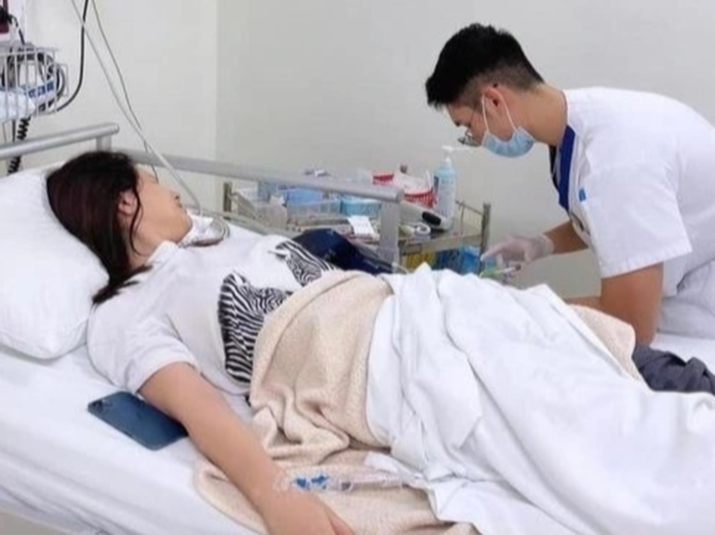 Mai Phương Thúy phản hồi về tình trạng sức khỏe sa sút, liên tục đau ốm - 2 Mai Phương Thúy phản hồi về tình trạng sức khỏe sa sút, liên tục đau ốm - 2