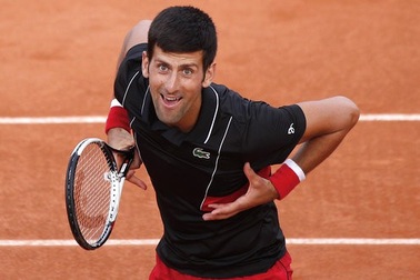 Roland Garros: Djokovic vào tứ kết, A.Zverev chưa "thoát khổ"