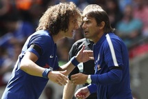 HLV Conte “trảm” trụ cột ở đại chiến với MU?