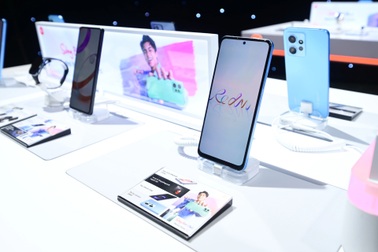 Cuộc chiến khốc liệt của smartphone tầm trung tại Việt Nam